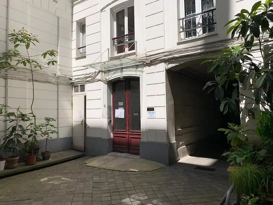 Apartment Appartement Haussmanannien Cosy - Republique Paris